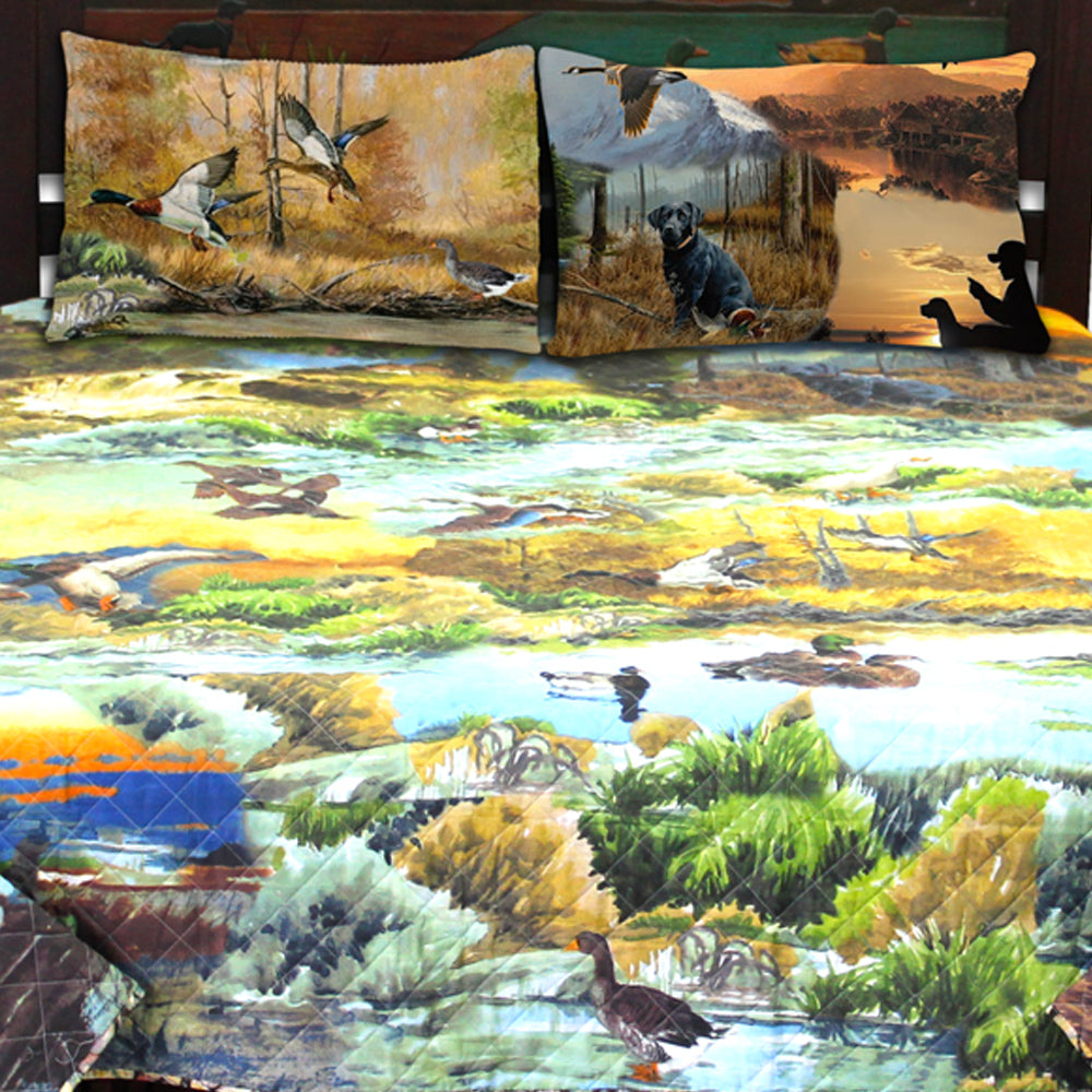 Ducks Galore Printed Quilt – Waterfowl Hunting Heritage Design