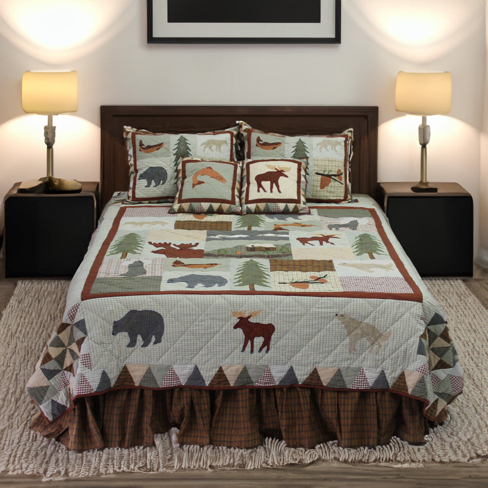 White Mountain Whispers Quilt, Hand cut and Appliqued cotton fabric motifs.